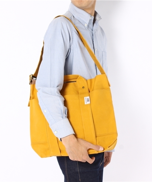 SHIPS（シップス）の「AMIACALVA: NEW キャンバス ショルダー&トートバッグ S■（トートバッグ・メンズ・ピンクゴールド/オリーブ/ネイビー/ワイン/ゴールド系その他/ブルー/ライトホワイト/ライトオリーブ/ブラック/その他/ロイヤルブルー・ONE SIZE）」の22枚目の写真