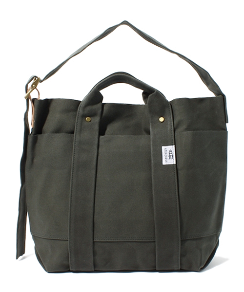 SHIPS（シップス）の「AMIACALVA: NEW キャンバス ショルダー&トートバッグ S■（トートバッグ・メンズ・ピンクゴールド/オリーブ/ネイビー/ワイン/ゴールド系その他/ブルー/ライトホワイト/ライトオリーブ/ブラック/その他/ロイヤルブルー・ONE SIZE）」の12枚目の写真