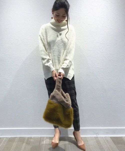 YECCA VECCA（イェッカヴェッカ）の「・ループ編みニットプルオーバー（ニット/セーター・レディース・オフホワイト/ラベンダー/杢グレー・FREE）」の2枚目の写真