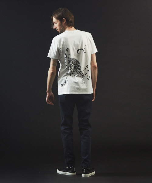 5351 POUR LES HOMMES(ゴーサンゴーイチプールオム)の「【パンサープリント】VネックTシャツ(Tシャツ/カットソー・メンズ・ホワイト/ブラック・44/46/48/50)」の14枚目の写真