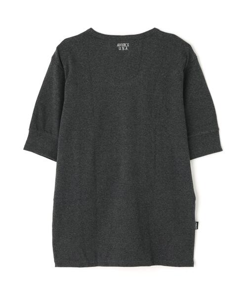 AVIREX（アヴィレックス）の「《DAILY/デイリー》HALF SLEEVE U-NECK T-SHIRT / デイリー 五分袖 Uネック Tシャツ / AVIREX / アヴィレックス（Tシャツ/カットソー・メンズ・グレー/チャコールグレー/ホワイト/ブラック・LARGE/MEDIUM/X-LARGE/SMALL）」の6枚目の写真