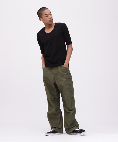 AVIREX（アヴィレックス）の「《DAILY/デイリー》HALF SLEEVE U-NECK T-SHIRT / デイリー 五分袖 Uネック Tシャツ / AVIREX / アヴィレックス（Tシャツ/カットソー・メンズ・グレー/チャコールグレー/ホワイト/ブラック・LARGE/MEDIUM/X-LARGE/SMALL）」の16枚目の写真