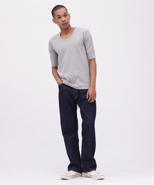 AVIREX（アヴィレックス）の「《DAILY/デイリー》HALF SLEEVE U-NECK T-SHIRT / デイリー 五分袖 Uネック Tシャツ / AVIREX / アヴィレックス（Tシャツ/カットソー・メンズ・グレー/チャコールグレー/ホワイト/ブラック・LARGE/MEDIUM/X-LARGE/SMALL）」の6枚目の写真