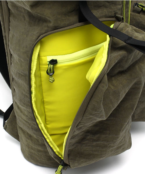 CAMPER（カンペール）の「ROCKETTO バックパック（バックパック/リュック・レディース・カーキ・FREE）」の8枚目の写真