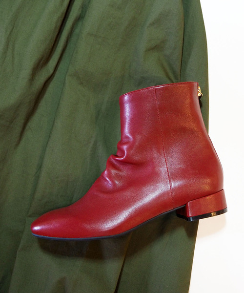 cava cava（サヴァサヴァ）の「〈cava cava（サヴァサヴァ）〉バックファスナーブーツ（ブーツ・レディース・ホワイト/レッド/ブラック・24.0cm/22.5cm/23.5cm/23.0cm/24.5cm）」の4枚目の写真