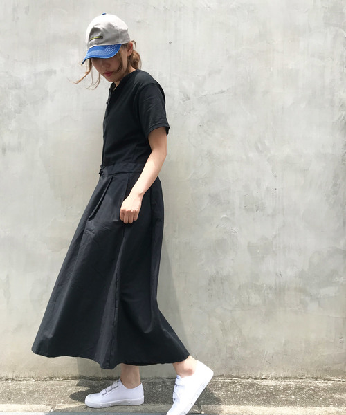 OLD BETTY'S（オールドベティーズ）の「Henley-neck Volume One-piece/ヘンリーネック ヴォリューム ドッキング アンサンブル ワンピース（ワンピース・レディース・チャコールグレー/ブラック/モカ・FREE）」の2枚目の写真