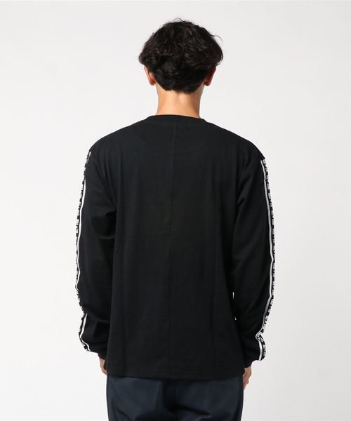 CONVERSE(コンバース)の「CONVERSE/コンバース 袖ロゴラインテープロングスリーブTシャツ(Tシャツ/カットソー・メンズ・ホワイト/ブラック・M/L/XL)」の19枚目の写真