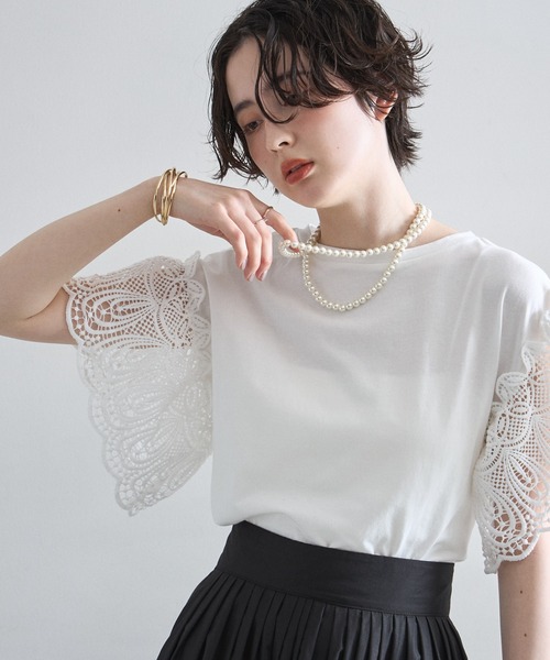 &. NOSTALGIA(アンドドットノスタルジア)の「レーススリーブカットTシャツ(Tシャツ/カットソー・レディース・ホワイト/ブラック/ラベンダー/モカ/イエロー/ブルー/カーキ/ライトグリーン/グリーン・FREE/M)」の1枚目の写真