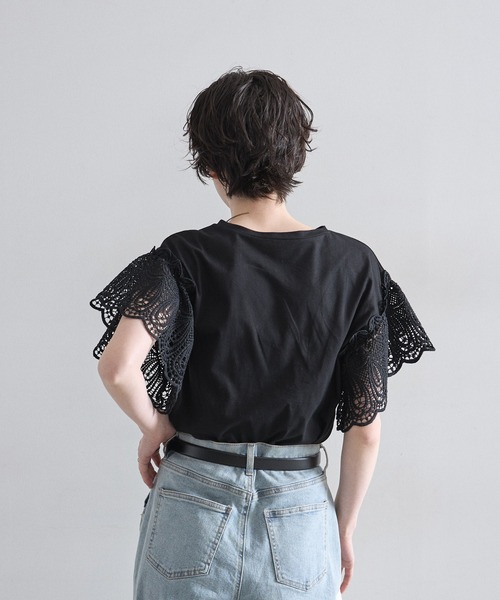 &. NOSTALGIA(アンドドットノスタルジア)の「レーススリーブカットTシャツ(Tシャツ/カットソー・レディース・ホワイト/ブラック/ラベンダー/モカ/イエロー/ブルー/カーキ/ライトグリーン/グリーン・FREE/M)」の13枚目の写真