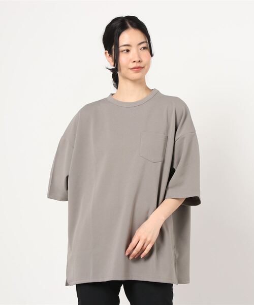 INNOCENT（イノセント）の「梨地　ビッグシルエット半袖Tシャツ（Tシャツ/カットソー・レディース・チャコールグレー/ベージュ/ネイビー/ブラウン/ブラック/グレイッシュベージュ/ブルー/ホワイト/ライトグレー・MEDIUM/LARGE）」の11枚目の写真