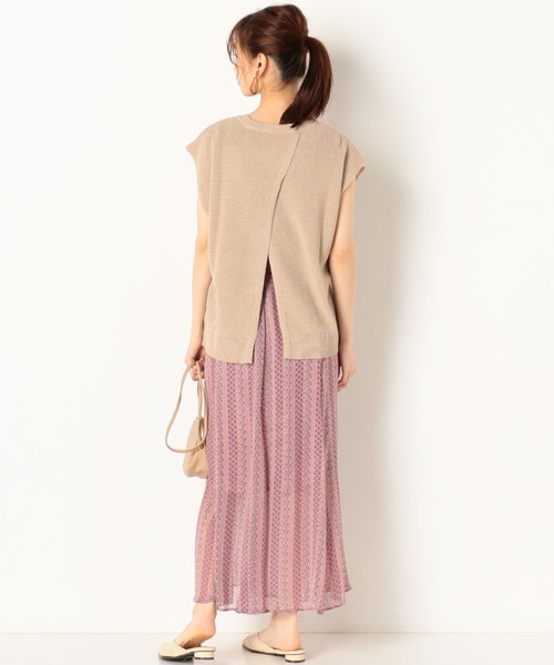 archives(アルシーヴ)の「バックスリットニットベスト(ベスト・レディース・ベージュ/ブラウン/グリーン・MEDIUM)」の17枚目の写真