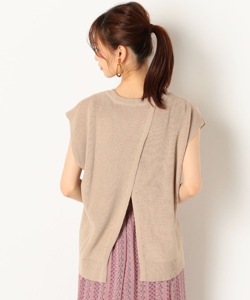 archives(アルシーヴ)の「バックスリットニットベスト(ベスト・レディース・ベージュ/ブラウン/グリーン・MEDIUM)」の9枚目の写真
