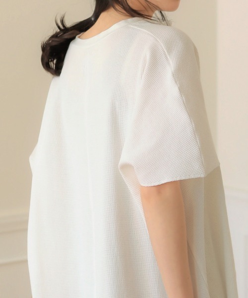 Bab（バブ）の「【WEB限定】抜け衿ワッフルチュニック（チュニック・レディース・ベージュ/ブラック/オフホワイト/パープル・FREE）」の8枚目の写真