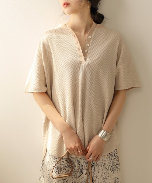 Bab（バブ）の「【WEB限定】抜け衿ワッフルチュニック（チュニック・レディース・ベージュ/ブラック/オフホワイト/パープル・FREE）」の10枚目の写真