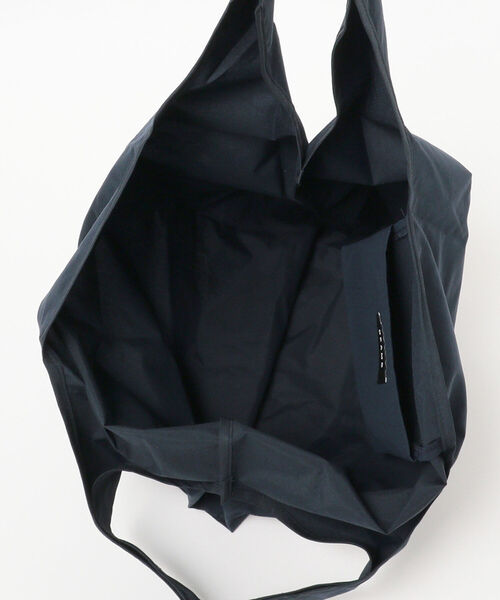BEAMS(ビームス)の「BEAMS / ナイロン ショッピングバッグ(トートバッグ・メンズ・チャコールグレー/ネイビー/ライトブラウン/オリーブ/ブラック/カーキ・ONE SIZE)」の16枚目の写真