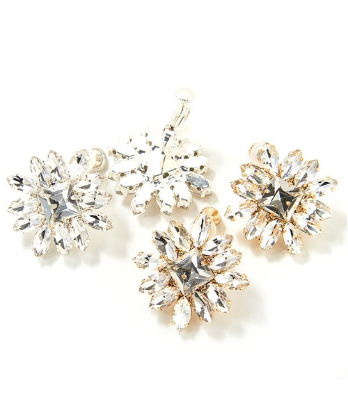 MAYGLOBE(メイグローブ)の「MAYGLOBE Veil / フラワービジューモチーフイヤリング(イヤリング・レディース・シルバー/ゴールド・FREE)」の15枚目の写真