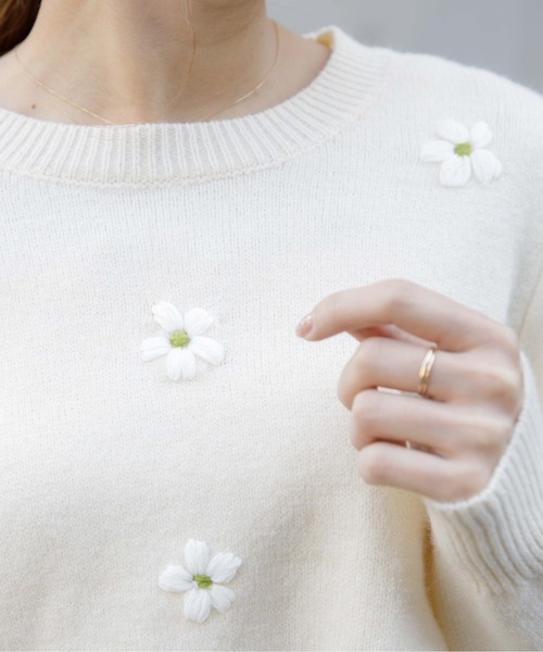 flower（フラワー）の「リトルフラワーニット（ニット/セーター・レディース・グレー/アイボリー・FREE）」の8枚目の写真