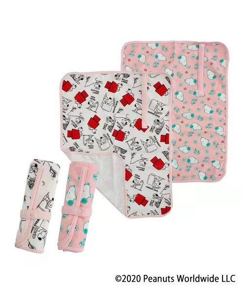 Snoopy スヌーピー スヌーピー 2枚おむつ替えシート おむつ用品 おむつポーチ Peanuts ピーナッツ のファッション通販 Zozotown