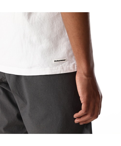 F.C.Real Bristol(エフシーレアルブリストル)の「DIAGONAL LOGO TEE(Tシャツ/カットソー・メンズ・ブラック/ホワイト・LARGE/X-LARGE/SMALL/MEDIUM)」の11枚目の写真