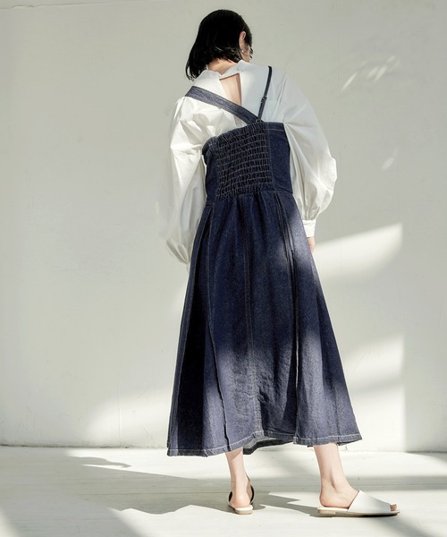 EMMA（EMMA CLOTHES）（エマ）の「【EMMA】デニムカツラギタックジャンスカワンピース（ワンピース・レディース・ホワイト/ネイビー/ブルー・FREE）」の3枚目の写真