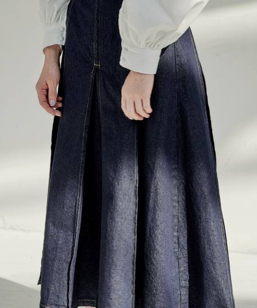 EMMA（EMMA CLOTHES）（エマ）の「【EMMA】デニムカツラギタックジャンスカワンピース（ワンピース・レディース・ホワイト/ネイビー/ブルー・FREE）」の22枚目の写真