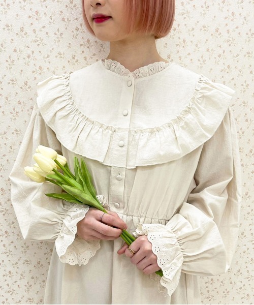 apres jour(アプレジュール)の「コットンレースフリルネックワンピース【ZOZOTOWN限定アイテム】(ワンピース・レディース・ブラック/ベージュ/アイボリー・フリー/X-LARGE)」の17枚目の写真