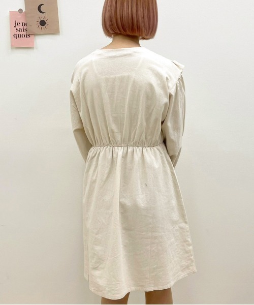 apres jour(アプレジュール)の「コットンレースフリルネックワンピース【ZOZOTOWN限定アイテム】(ワンピース・レディース・ブラック/ベージュ/アイボリー・フリー/X-LARGE)」の21枚目の写真