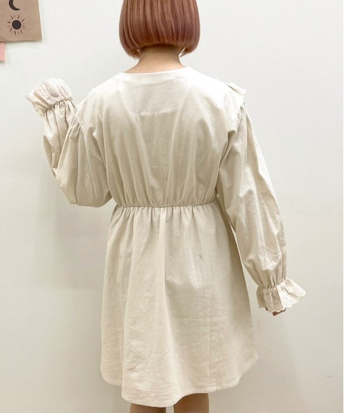 apres jour(アプレジュール)の「コットンレースフリルネックワンピース【ZOZOTOWN限定アイテム】(ワンピース・レディース・ブラック/ベージュ/アイボリー・フリー/X-LARGE)」の22枚目の写真