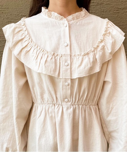 apres jour(アプレジュール)の「コットンレースフリルネックワンピース【ZOZOTOWN限定アイテム】(ワンピース・レディース・ブラック/ベージュ/アイボリー・フリー/X-LARGE)」の14枚目の写真