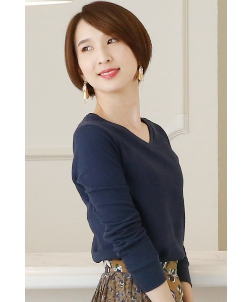 ElegChic（エレグシック）の「コットン ロング Tシャツ 長袖 （Tシャツ/カットソー・レディース・グレー/ホワイト/カーキ/ネイビー/ブラック・M/L/XL/XXL/4L）」の16枚目の写真