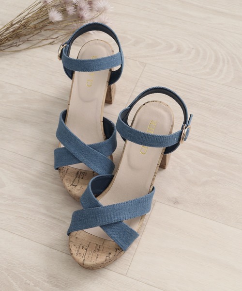 Honeys（ハニーズ）の「クロスサンダル（サンダル・レディース・ホワイト/ブラック/ベージュ/ブルー・M/L/S）」の4枚目の写真