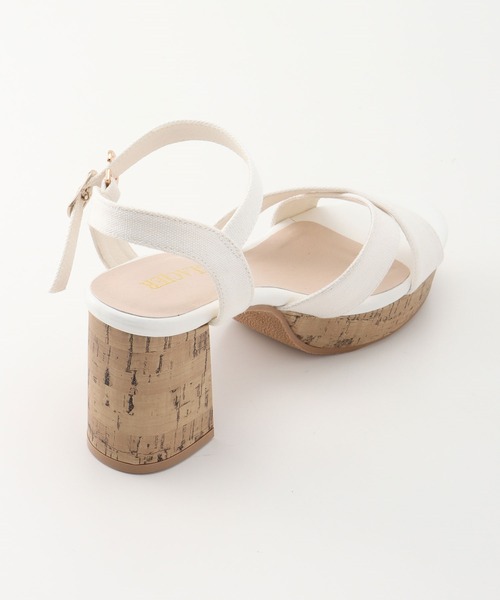 Honeys（ハニーズ）の「クロスサンダル（サンダル・レディース・ホワイト/ブラック/ベージュ/ブルー・M/L/S）」の5枚目の写真