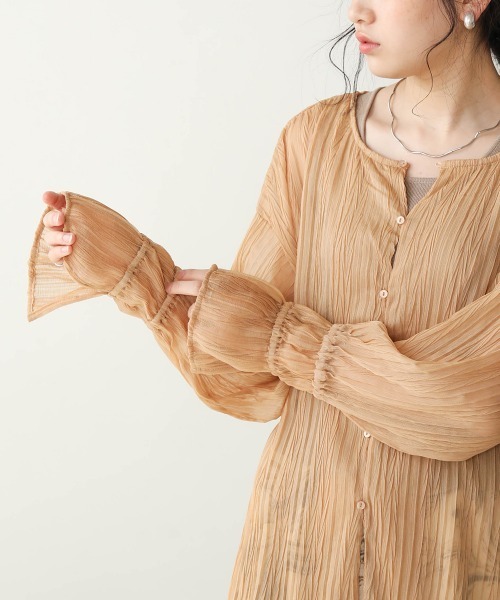 Bab(バブ)の「【WEB限定】前後2wayウェーブプリーツトップス(シャツ/ブラウス・レディース・ライム/ホワイト系その他/キャメル・38)」の3枚目の写真