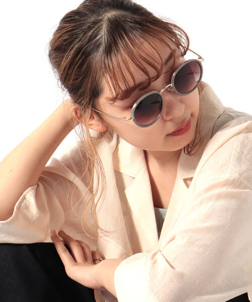 fredy repit（フレディレピ）の「ラウンドメタルピンチフレームサングラス（サングラス・レディース・ベージュ/グレー・FREE）」の2枚目の写真