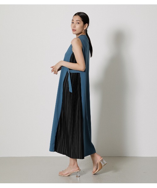 AZUL by moussy（アズールバイマウジー）の「PLEATS DOCKING ONEPIECE 