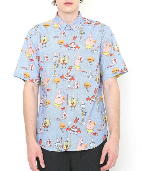 Design Tshirts Store graniph（デザイン　ティーシャツ　ストア　グラニフ）の「フレンズ パターン(スポンジ・ボブ)｜コラボ半袖シャツ（シャツ/ブラウス・メンズ・ライトブルー・SMALL/MEDIUM/LARGE）」の4枚目の写真