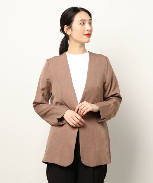 abahouse mavie（アバハウスマヴィ）の「ecru　ヴィンテージツイルノーカラージャケット（ノーカラージャケット・レディース・ベージュ/ブラウン/サックスブルー・フリー）」の2枚目の写真