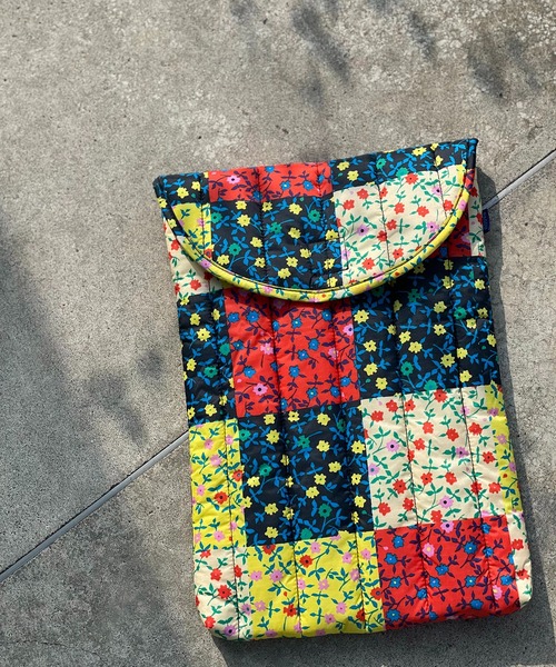 BAGGU（バグー）の「BAGGU/バグゥ　タブレットケース16インチ（PC・タブレットケース・レディース・ベージュ/その他/ピンク・FREE）」の9枚目の写真