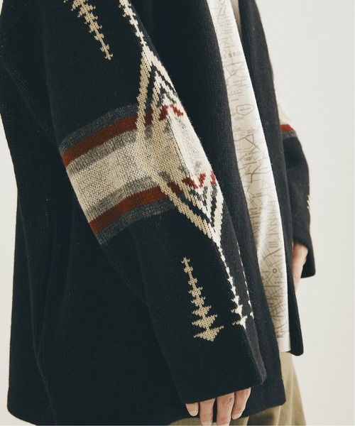 PENDLETON（ペンドルトン）の「【PENDLETON×JS / ペンドルトン】別注 LAMBS WOOL ジャガード カーディガン/ルーズカーディガン [ユニセックス対応]（カーディガン/ボレロ・メンズ・ナチュラル/ブラック/ダークベージュ・MEDIUM/SMALL/LARGE）」の13枚目の写真