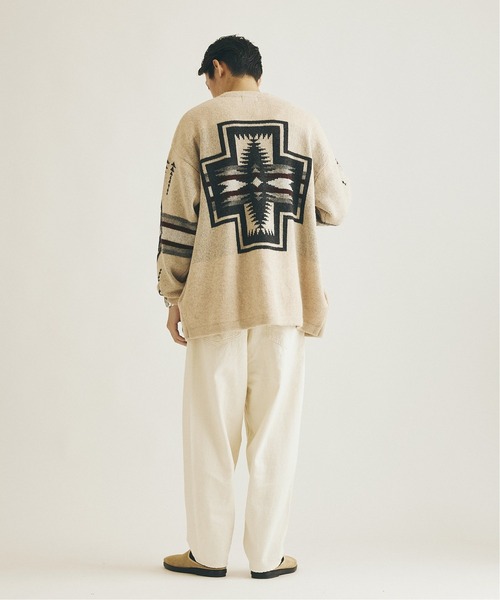 PENDLETON（ペンドルトン）の「【PENDLETON×JS / ペンドルトン】別注 LAMBS WOOL ジャガード カーディガン/ルーズカーディガン [ユニセックス対応]（カーディガン/ボレロ・メンズ・ナチュラル/ブラック/ダークベージュ・MEDIUM/SMALL/LARGE）」の16枚目の写真