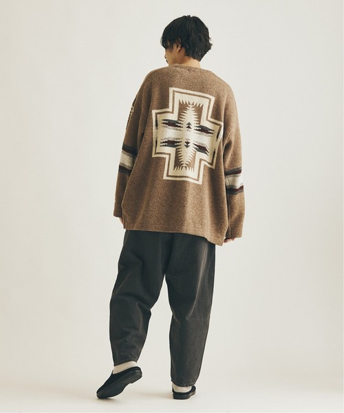 PENDLETON（ペンドルトン）の「【PENDLETON×JS / ペンドルトン】別注 LAMBS WOOL ジャガード カーディガン/ルーズカーディガン [ユニセックス対応]（カーディガン/ボレロ・メンズ・ナチュラル/ブラック/ダークベージュ・MEDIUM/SMALL/LARGE）」の21枚目の写真