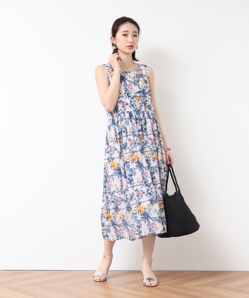 nougatine(ヌガティーヌ)の「綿100% 花柄 ノースリーブワンピース(ワンピース・レディース・ブラック/レッド/オフホワイト・MEDIUM)」の1枚目の写真