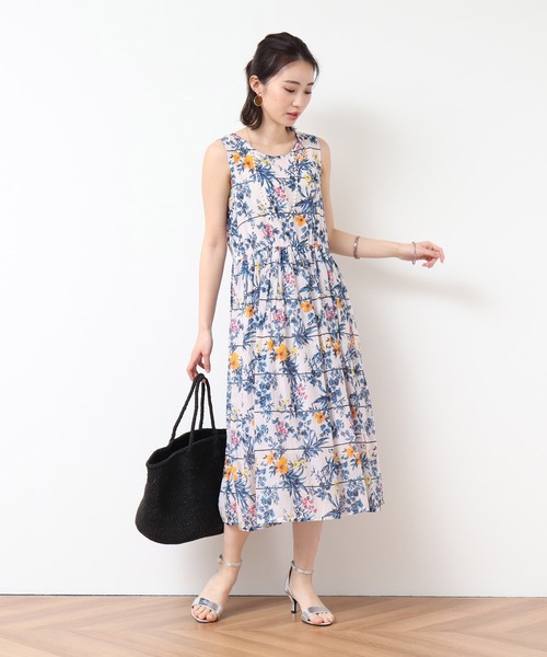 nougatine(ヌガティーヌ)の「綿100% 花柄 ノースリーブワンピース(ワンピース・レディース・ブラック/レッド/オフホワイト・MEDIUM)」の9枚目の写真