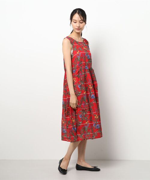 nougatine(ヌガティーヌ)の「綿100% 花柄 ノースリーブワンピース(ワンピース・レディース・ブラック/レッド/オフホワイト・MEDIUM)」の11枚目の写真