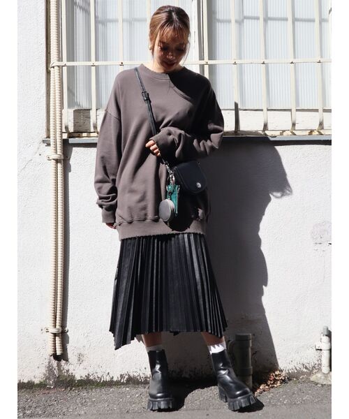 EVRIS（エヴリス）の「レザーライクランダムプリーツスカート（スカート・レディース・ブラック/グリーン・SMALL/MEDIUM）」の7枚目の写真