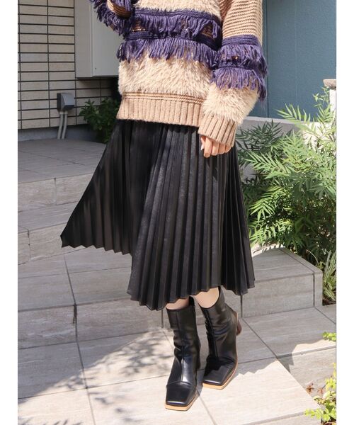 EVRIS（エヴリス）の「レザーライクランダムプリーツスカート（スカート・レディース・ブラック/グリーン・SMALL/MEDIUM）」の3枚目の写真