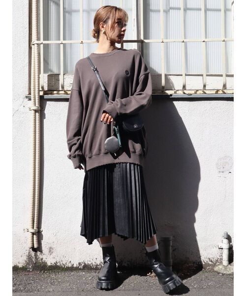 EVRIS（エヴリス）の「レザーライクランダムプリーツスカート（スカート・レディース・ブラック/グリーン・SMALL/MEDIUM）」の4枚目の写真