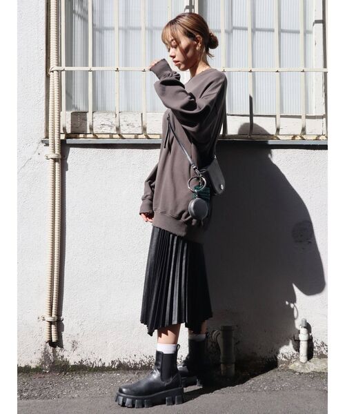 EVRIS（エヴリス）の「レザーライクランダムプリーツスカート（スカート・レディース・ブラック/グリーン・SMALL/MEDIUM）」の11枚目の写真