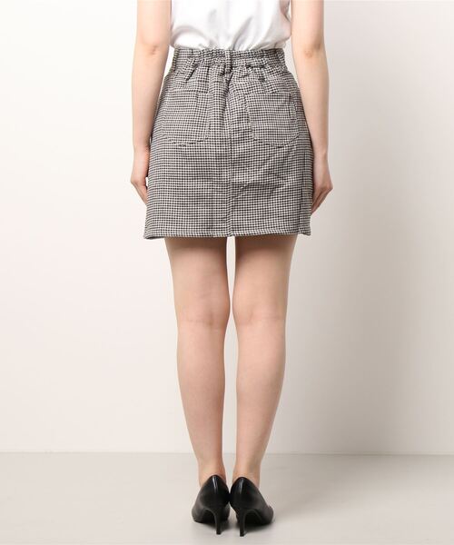 SPINNS（スピンズ）の「【セットアップ対応商品】チェックデザイン ミニスカート（スカート・レディース・ブラウン系1/ベージュ系1/ベージュ系2/グレー系2・ONESIZE）」の6枚目の写真