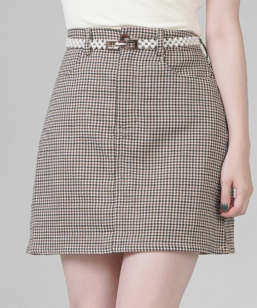 SPINNS（スピンズ）の「【セットアップ対応商品】チェックデザイン ミニスカート（スカート・レディース・ブラウン系1/ベージュ系1/ベージュ系2/グレー系2・ONESIZE）」の4枚目の写真